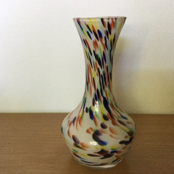 Beautiful art glass vase colorful swirl  5 3/4" tall - Picture 1 of 7